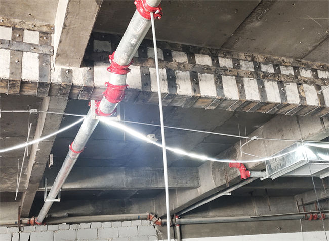 梁粘贴钢板加固