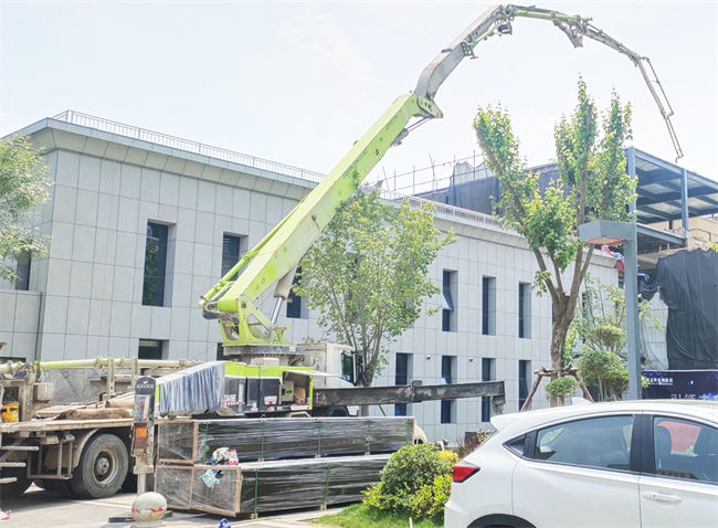 钢结构混凝土浇筑现场