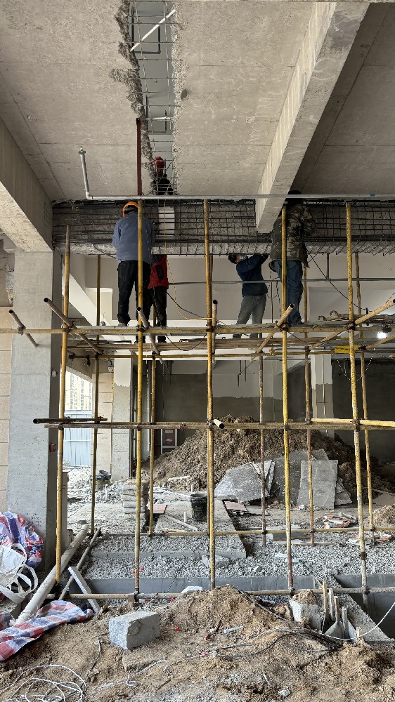 框架梁四面加大截面加固