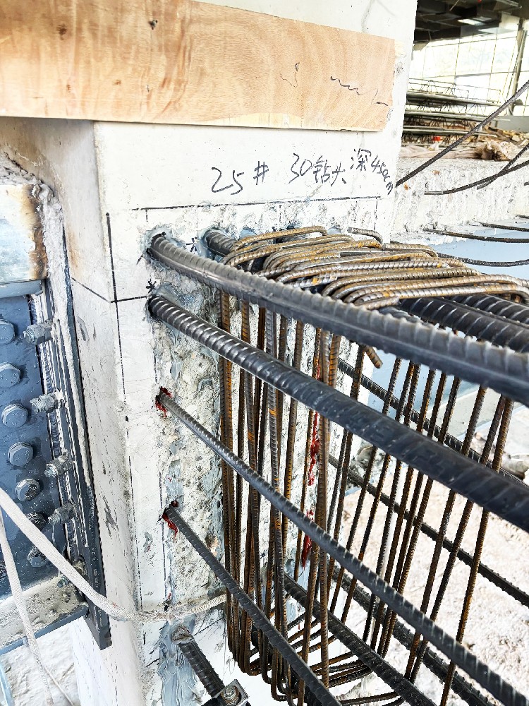 新增梁植筋加固